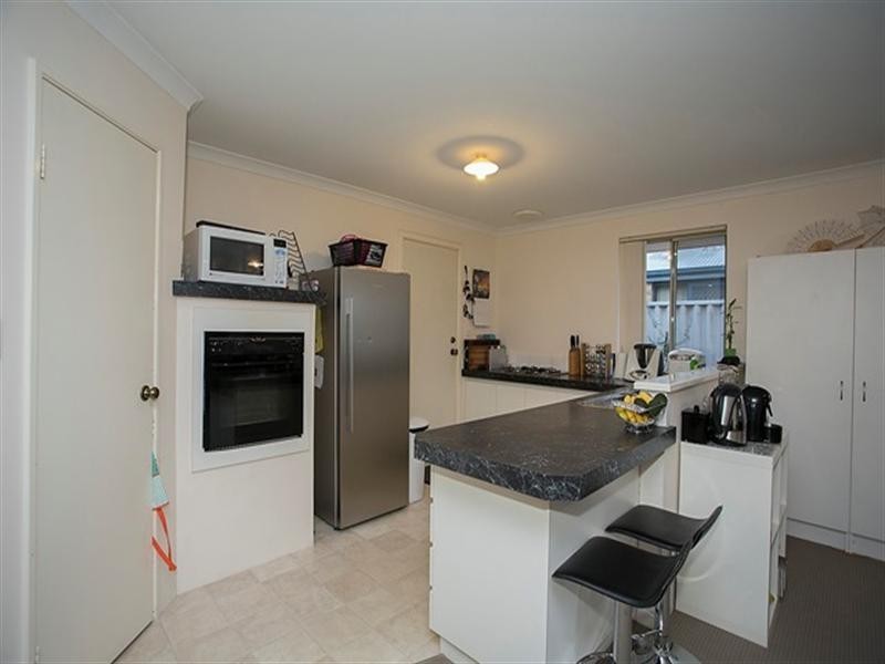 35 Alsace Avenue, Caversham WA 6055