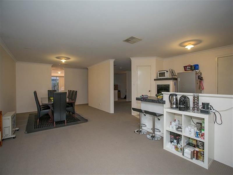 35 Alsace Avenue, Caversham WA 6055