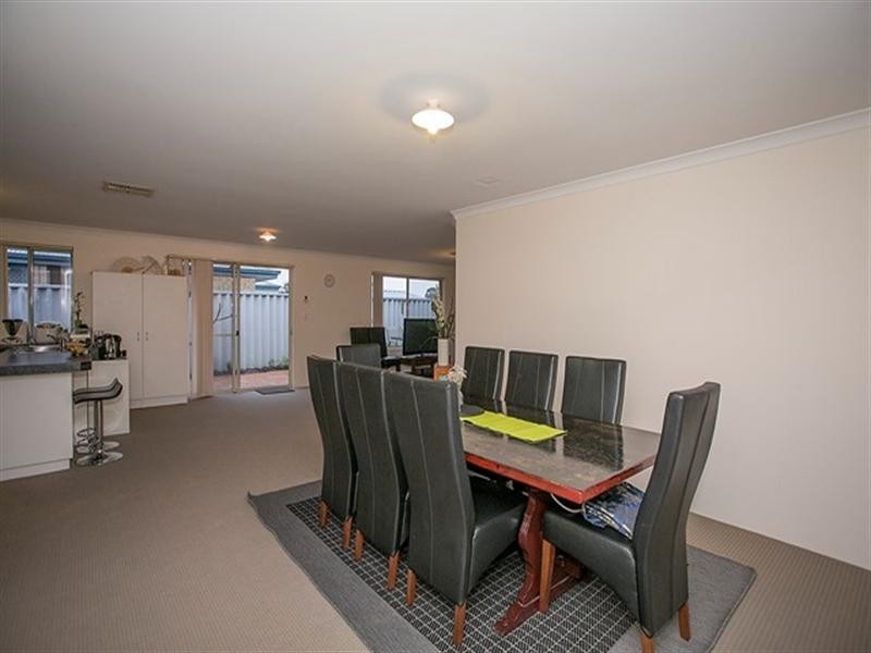 35 Alsace Avenue, Caversham WA 6055