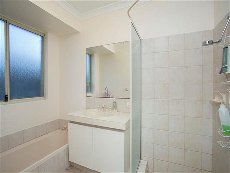 35 Alsace Avenue, Caversham WA 6055