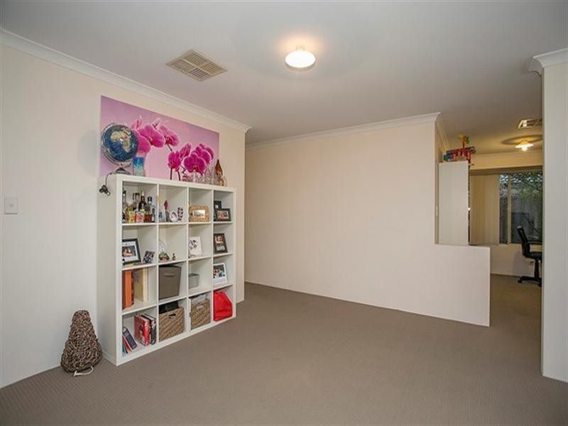 35 Alsace Avenue, Caversham WA 6055