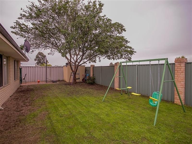 35 Alsace Avenue, Caversham WA 6055