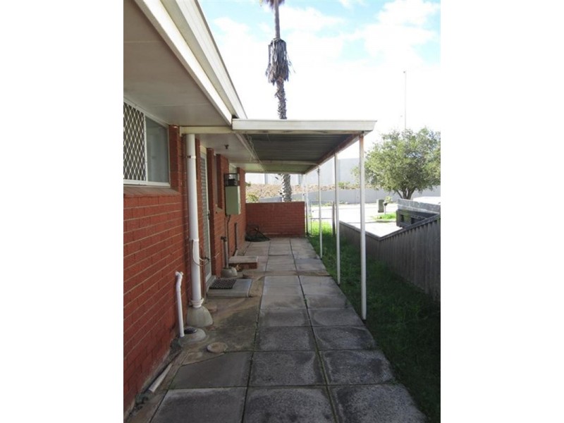 9 Beaconsfield Avenue, Midvale WA 6056