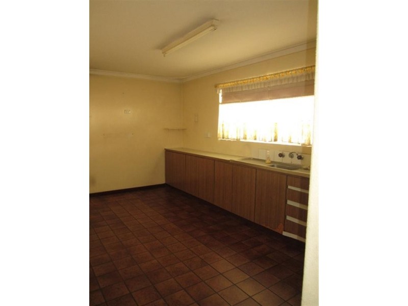 9 Beaconsfield Avenue, Midvale WA 6056