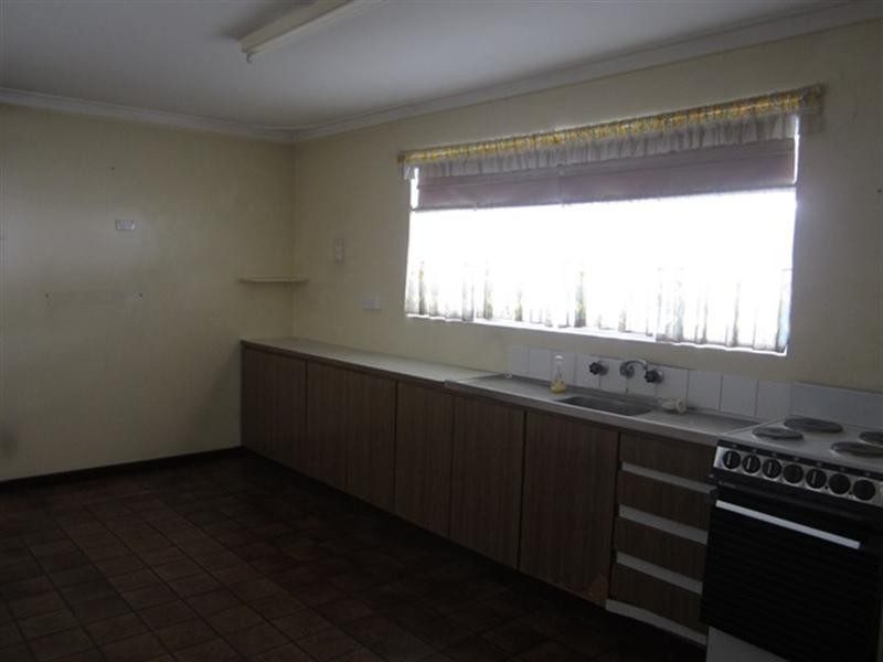 9 Beaconsfield Avenue, Midvale WA 6056