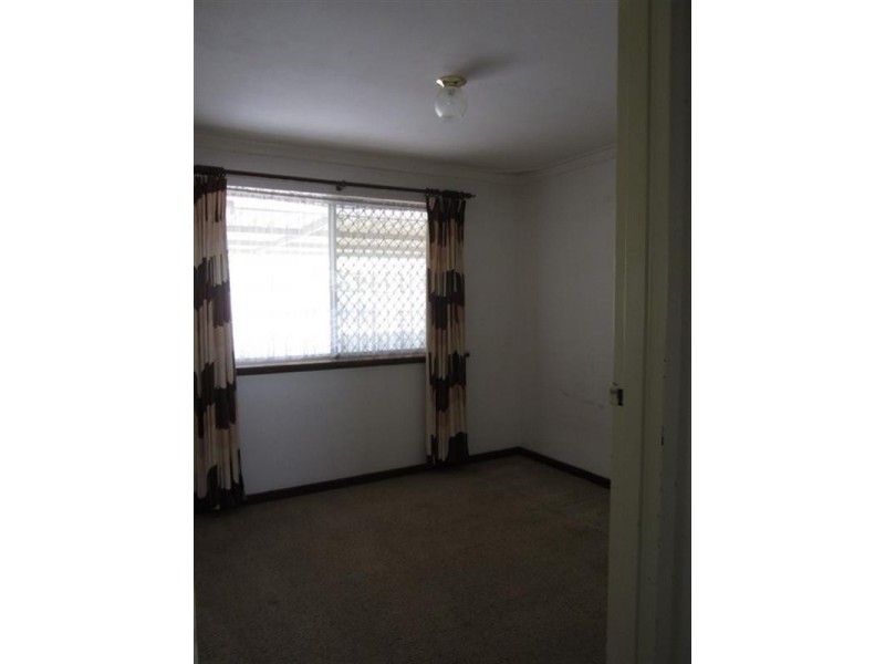 9 Beaconsfield Avenue, Midvale WA 6056