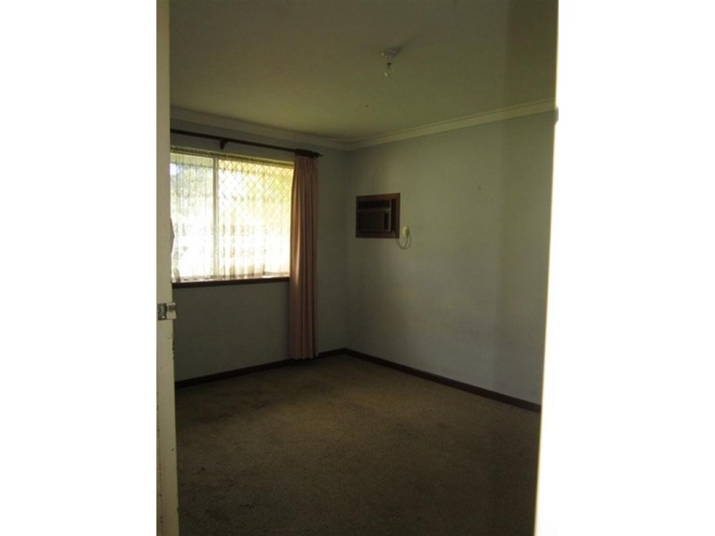 9 Beaconsfield Avenue, Midvale WA 6056