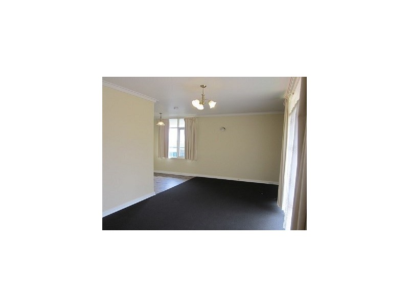 6 Churchill Drive, Swan View WA 6056