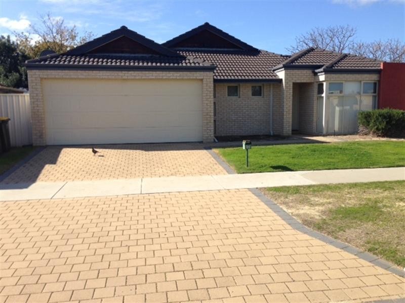 6 Wellaton Street, Midvale WA 6056