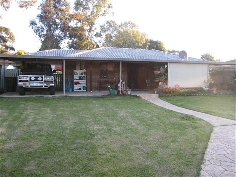 117 Blackadder Road, Swan View WA 6056