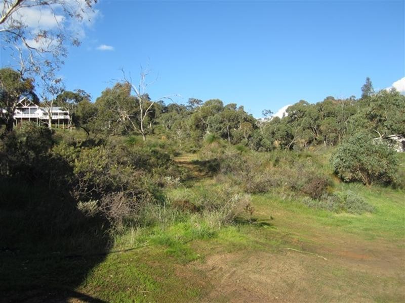 67 Holmes Road, Maida Vale WA 6057