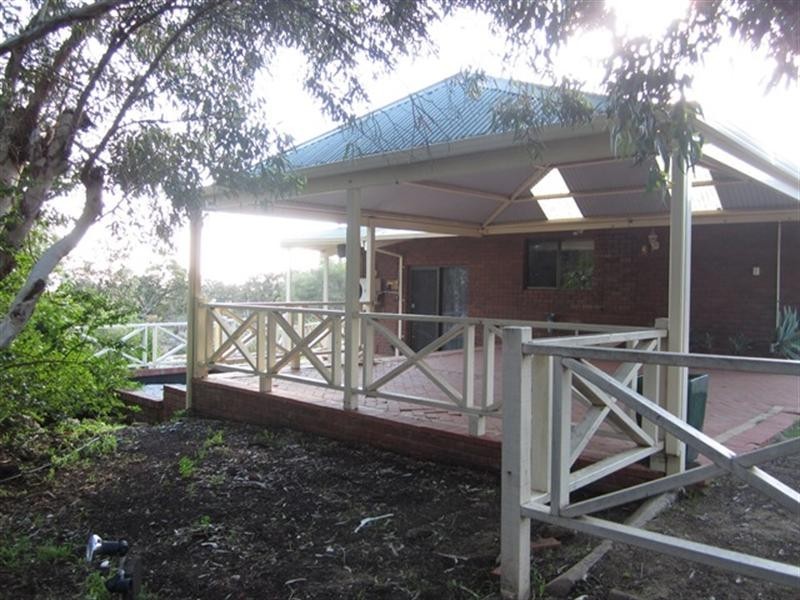 67 Holmes Road, Maida Vale WA 6057