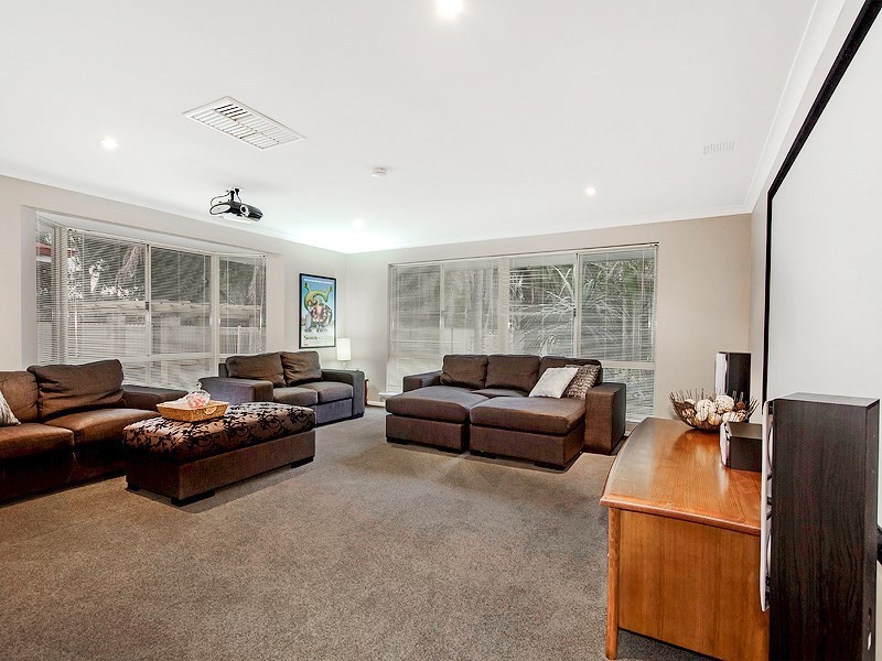 77 Victoria Road, West Swan WA 6055