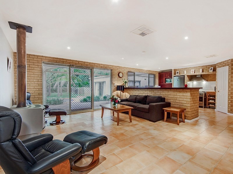 77 Victoria Road, West Swan WA 6055