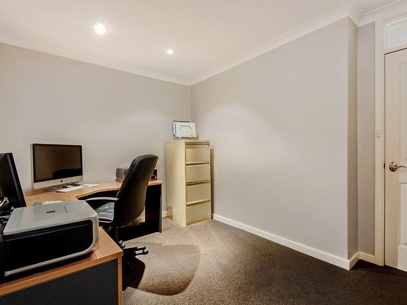 77 Victoria Road, West Swan WA 6055