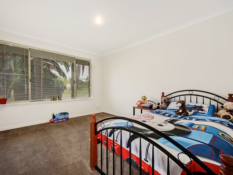 77 Victoria Road, West Swan WA 6055