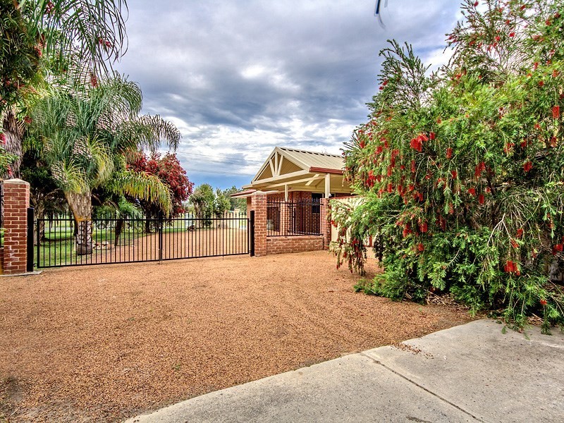 77 Victoria Road, West Swan WA 6055