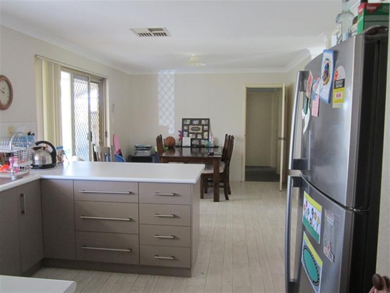 4 Danvers Close, Marangaroo WA 6064