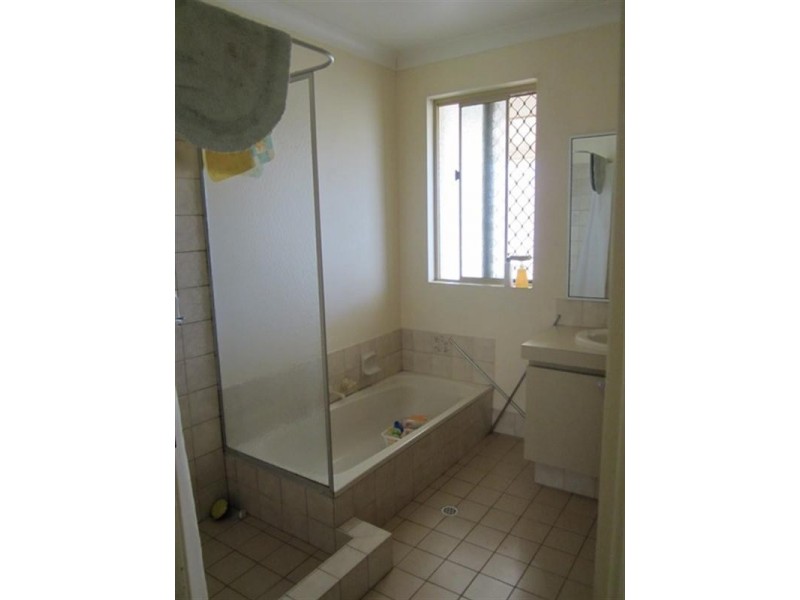 4 Danvers Close, Marangaroo WA 6064