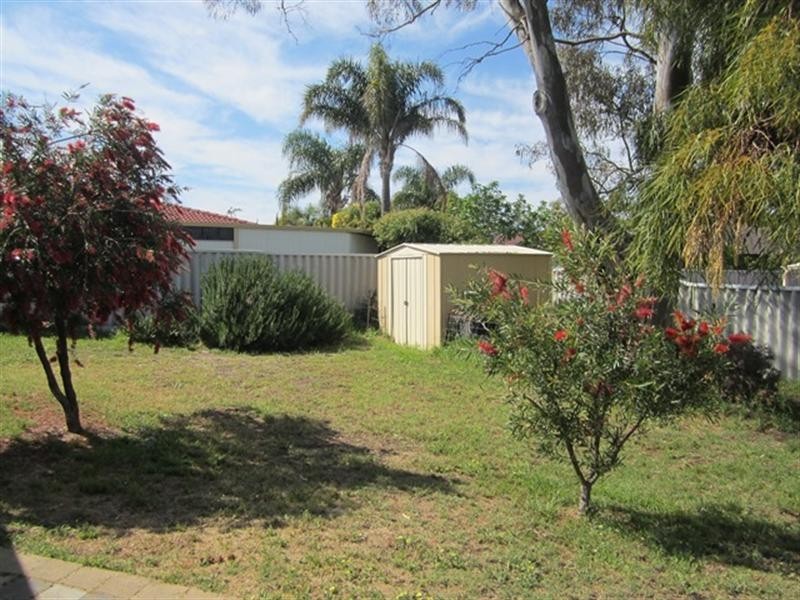 4 Danvers Close, Marangaroo WA 6064