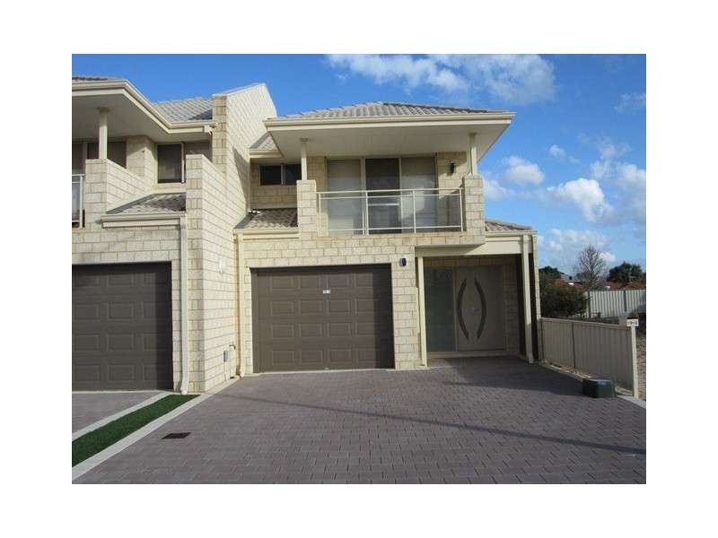 2/19 Aquaviva Circle, Viveash WA 6056
