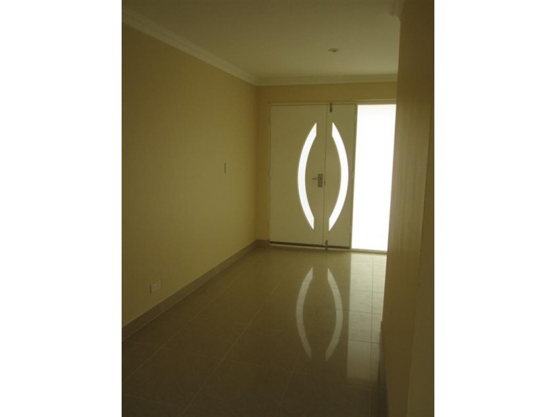 2/19 Aquaviva Circle, Viveash WA 6056