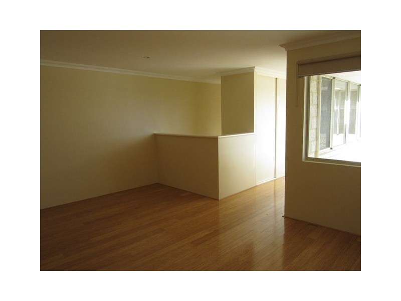 2/19 Aquaviva Circle, Viveash WA 6056