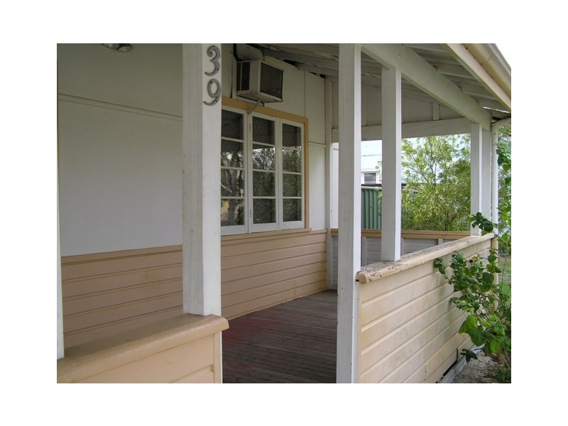 39 Ewart Street, Midvale WA 6056