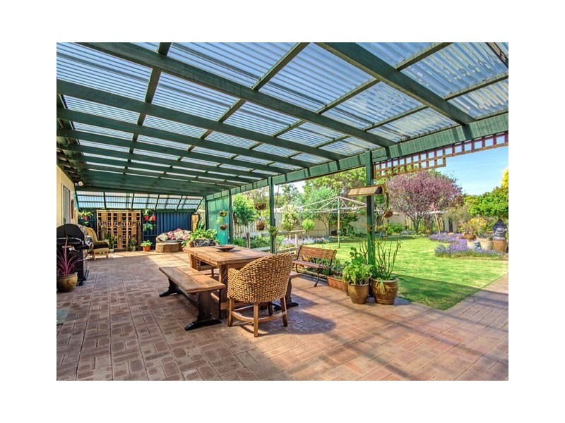 4 John Street, Middle Swan WA 6056