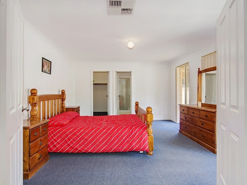 40 Barcelona Drive, Brigadoon WA 6069