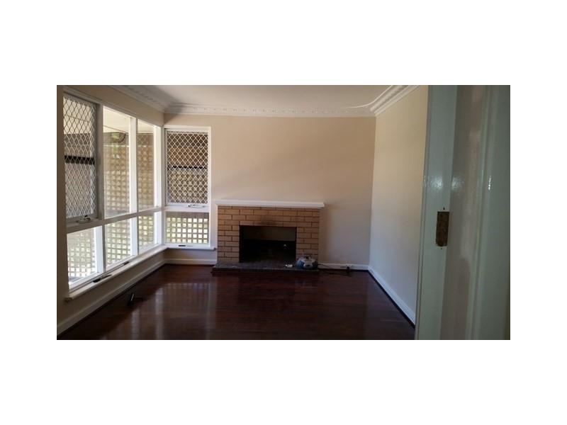 27 Wortley Road, Greenmount WA 6056