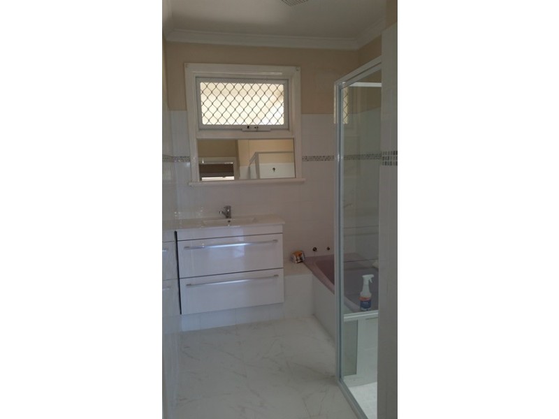 27 Wortley Road, Greenmount WA 6056