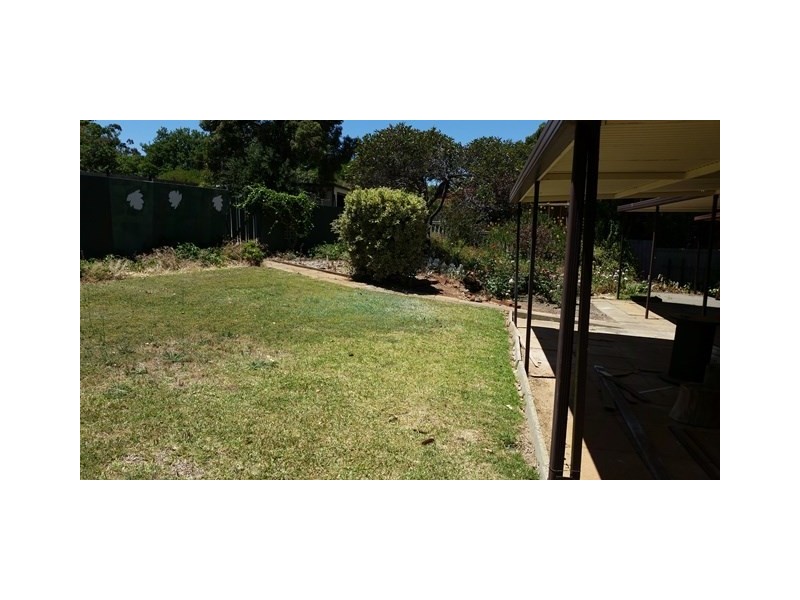 27 Wortley Road, Greenmount WA 6056