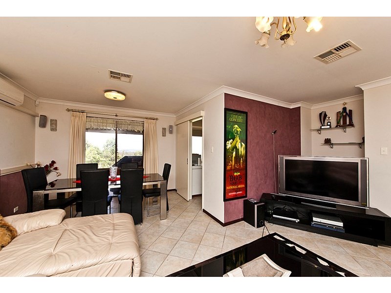 15 Boorabilla Way, Greenmount WA 6056