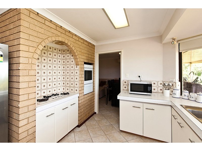 15 Boorabilla Way, Greenmount WA 6056