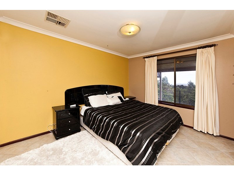 15 Boorabilla Way, Greenmount WA 6056