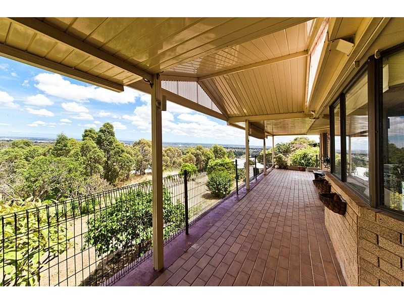 15 Boorabilla Way, Greenmount WA 6056