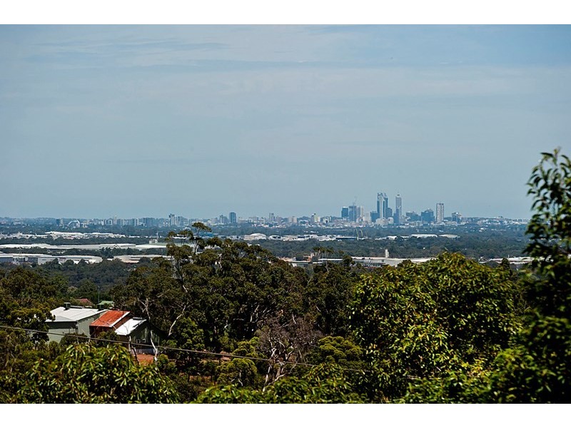 15 Boorabilla Way, Greenmount WA 6056