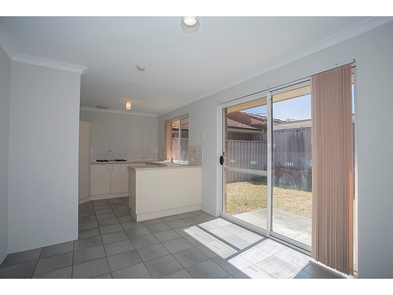 15/11 Elvire Street, Viveash WA 6056