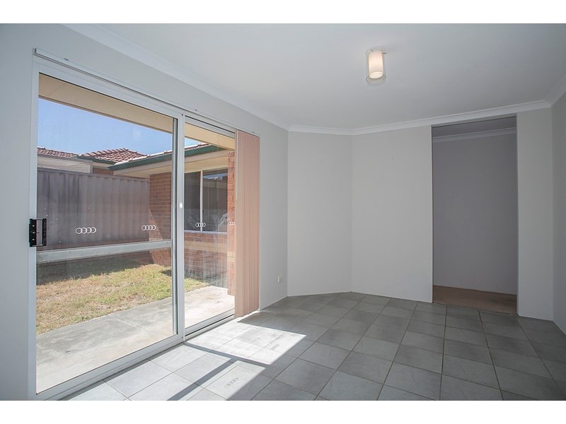 15/11 Elvire Street, Viveash WA 6056