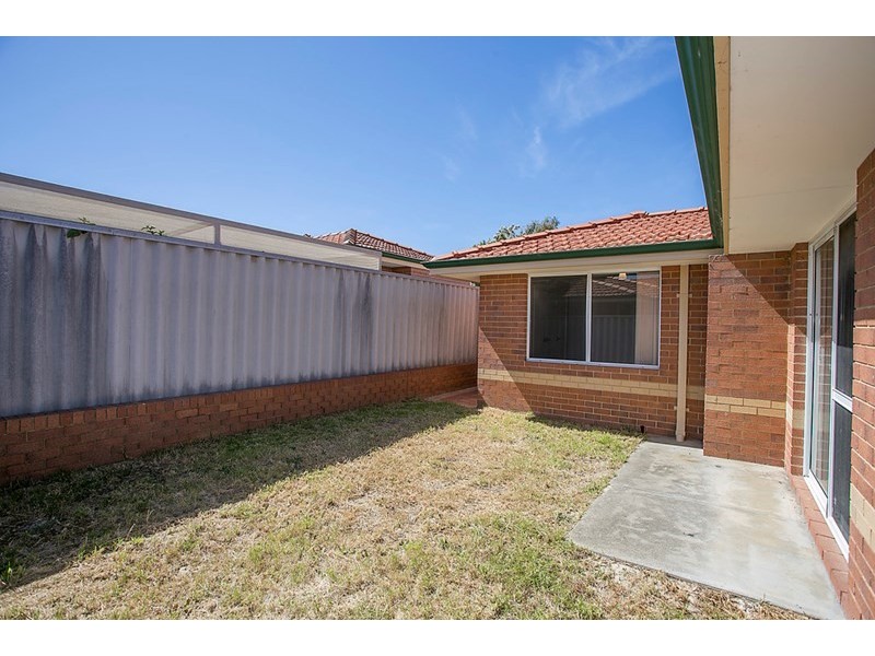 15/11 Elvire Street, Viveash WA 6056