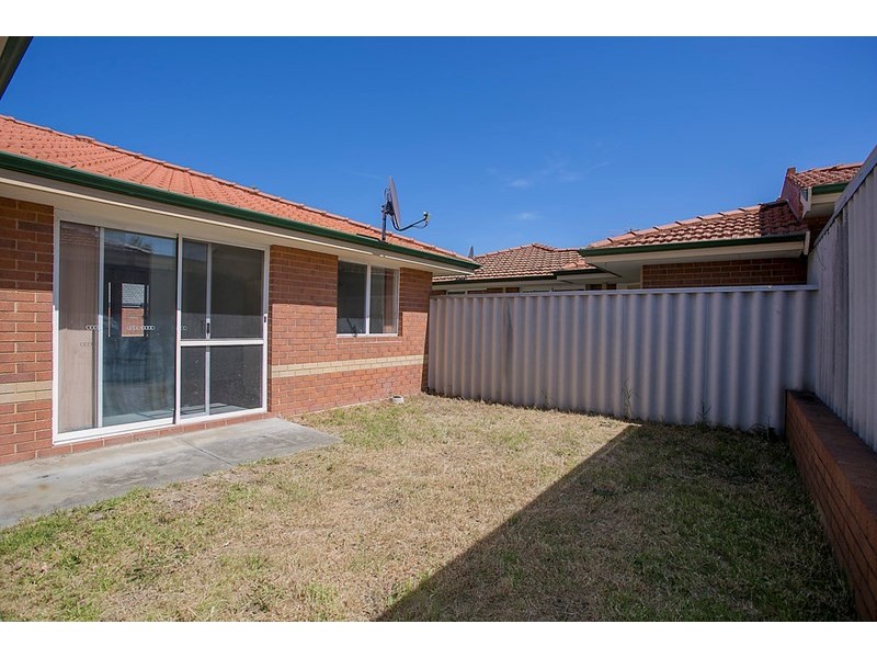 15/11 Elvire Street, Viveash WA 6056