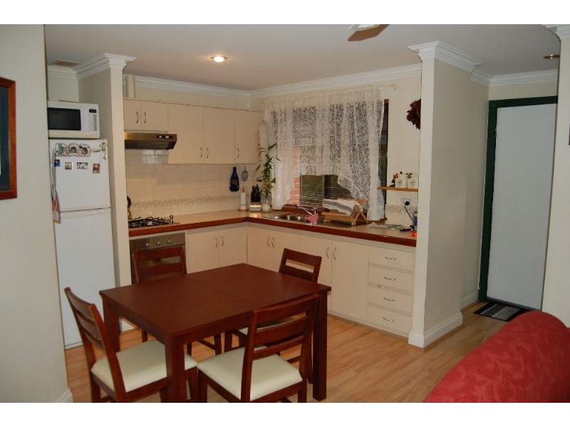 2/30 Montreal Road, Woodbridge WA 6056