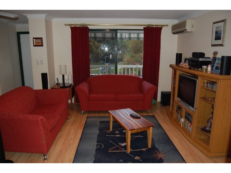 2/30 Montreal Road, Woodbridge WA 6056