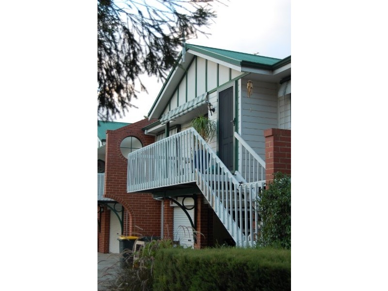 2/30 Montreal Road, Woodbridge WA 6056