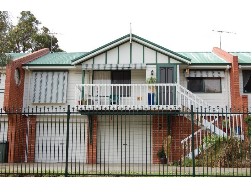 2/30 Montreal Road, Woodbridge WA 6056