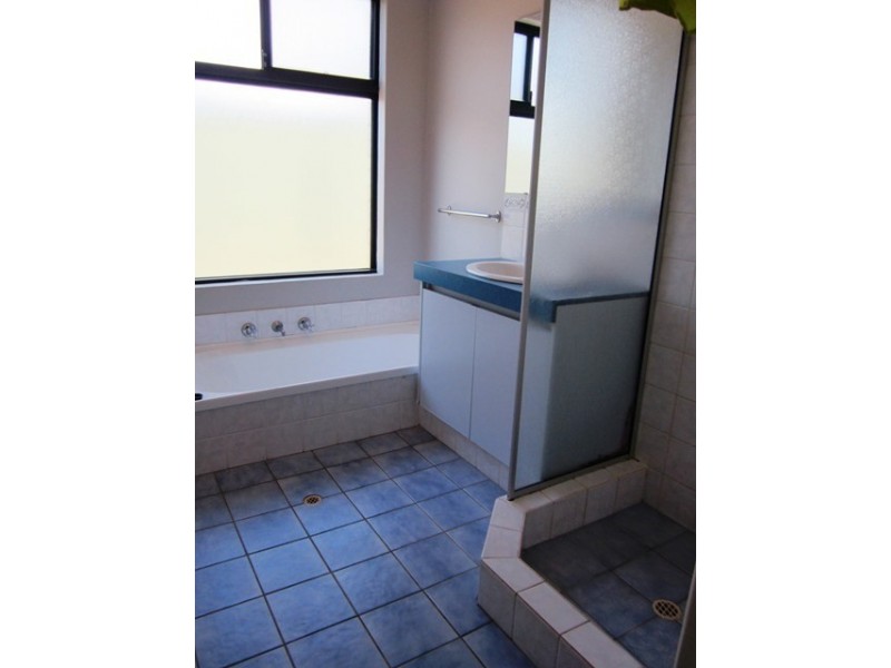 8 Laurina Way, Jane Brook WA 6056