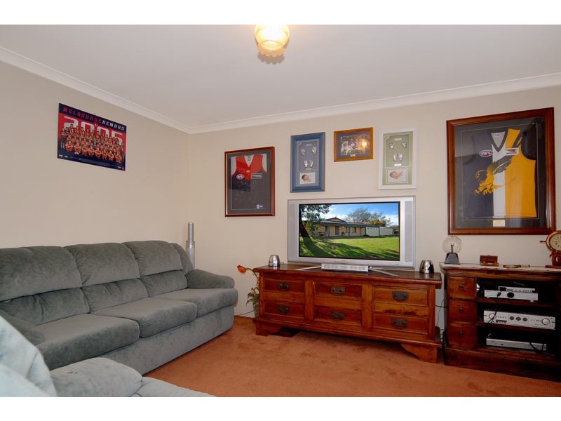 7 Trusty Grove, Stratton WA 6056