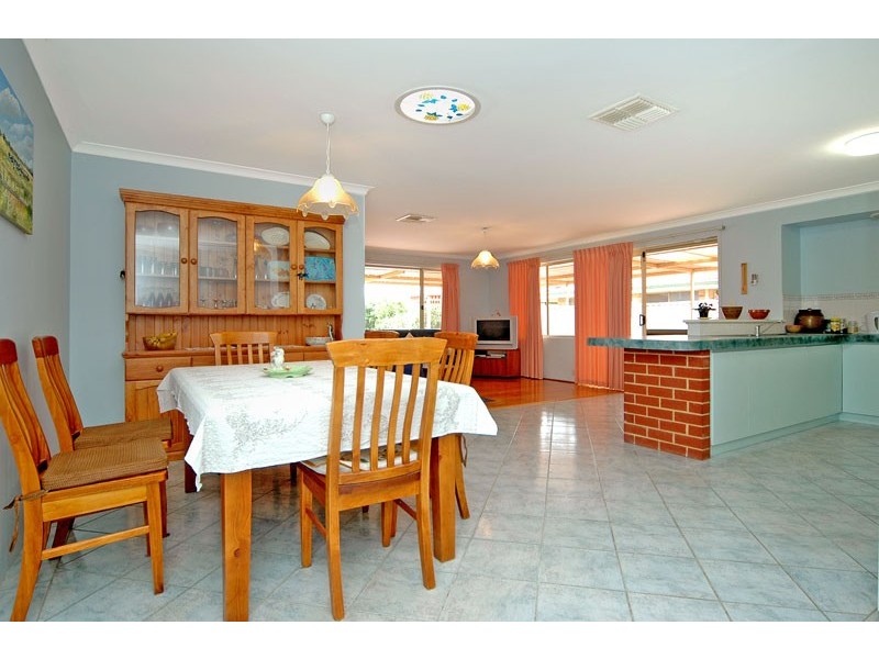 48 Avon Crescent, Viveash WA 6056