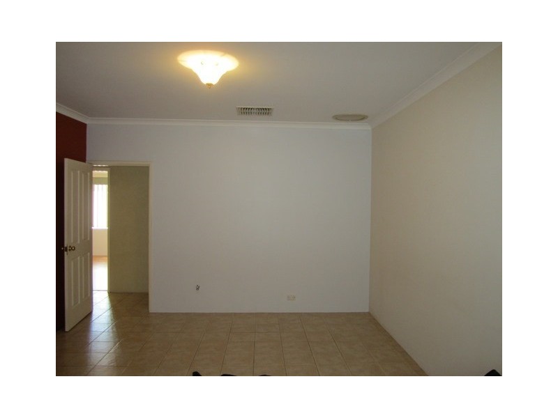 114 Lakeside Drive, Helena Valley WA 6056